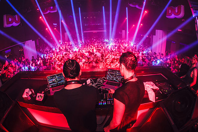 High-profit nightclub